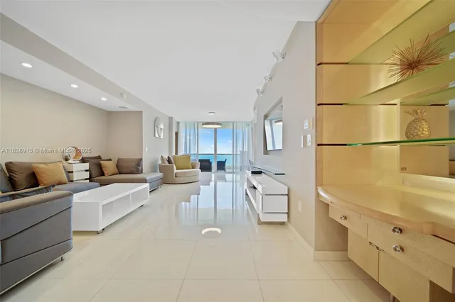 $18,250 | 17875 Collins Avenue, Unit 4205, Sunny Isles Beach, FL 33160