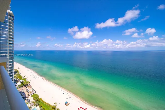 $18,250 | 17875 Collins Avenue, Unit 4205, Sunny Isles Beach, FL 33160