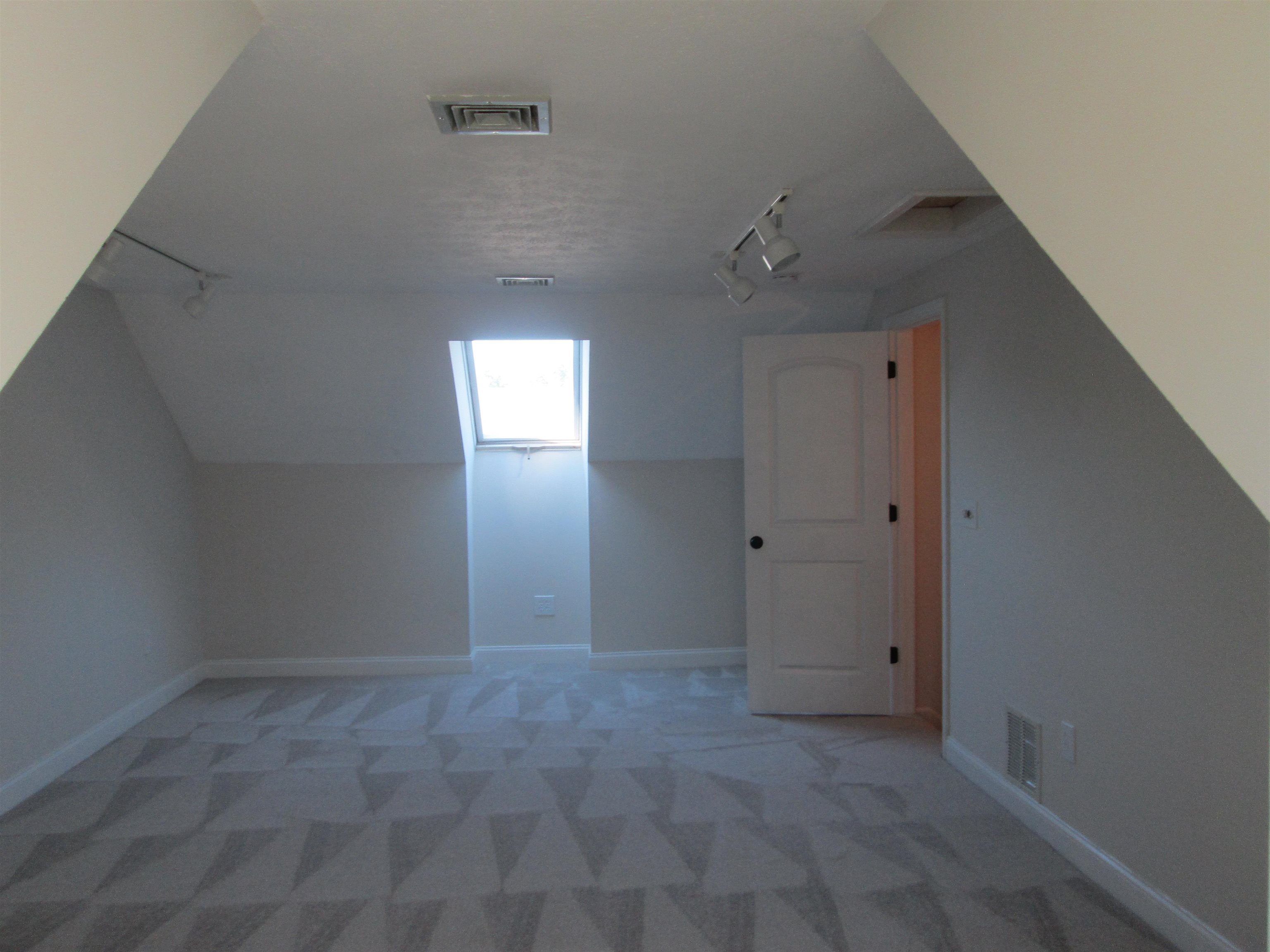 48 Ramsgate Ridge Drive, Unit 251 Nashua, NH 03063 - Photo 11 of 17