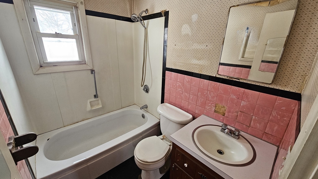 49 Corcoran Boulevard Springfield, MA 01118 - Photo 20 of 22