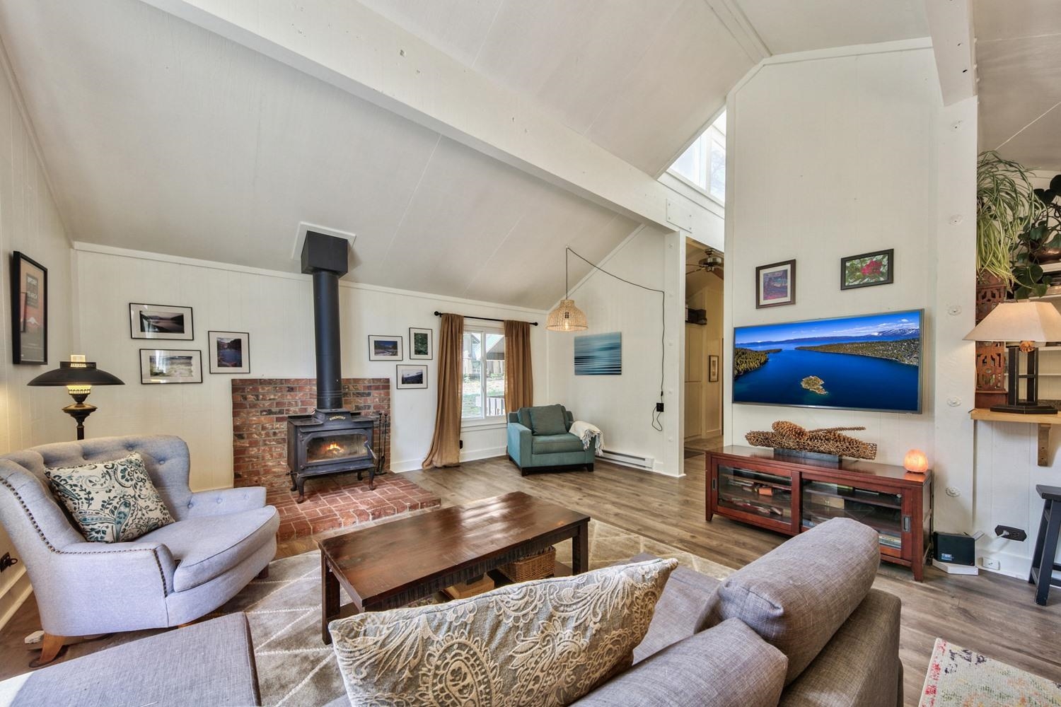 14000 Tyrol Road Truckee, CA 96161 - Photo 19 of 20 Gallery Image 19