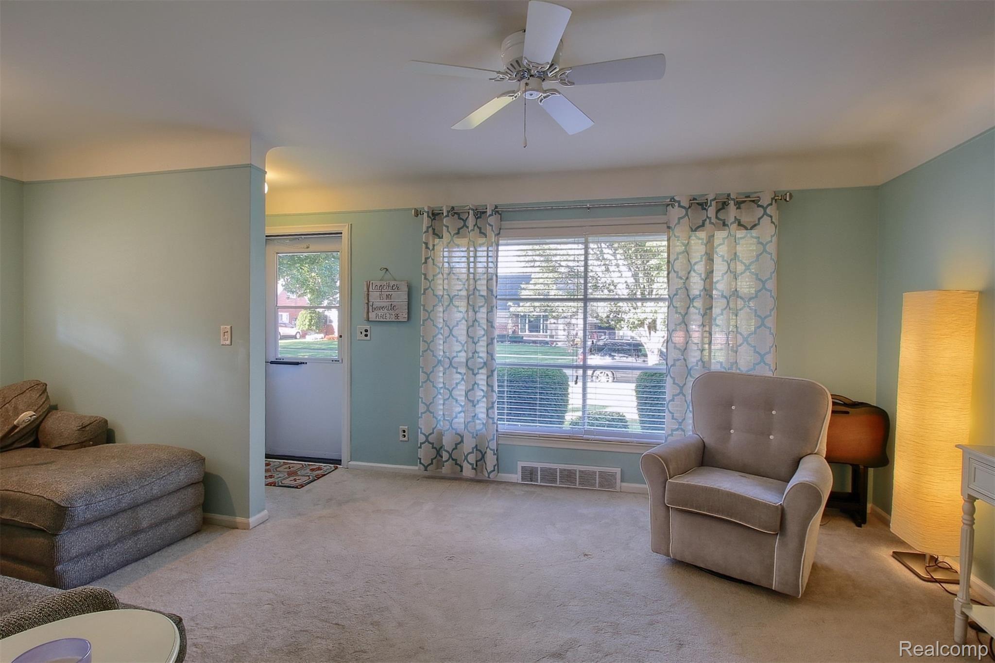 7885 Merrick Street Taylor, MI 48180 - Photo 4 of 26 5-Great Room 3rd View.jpg