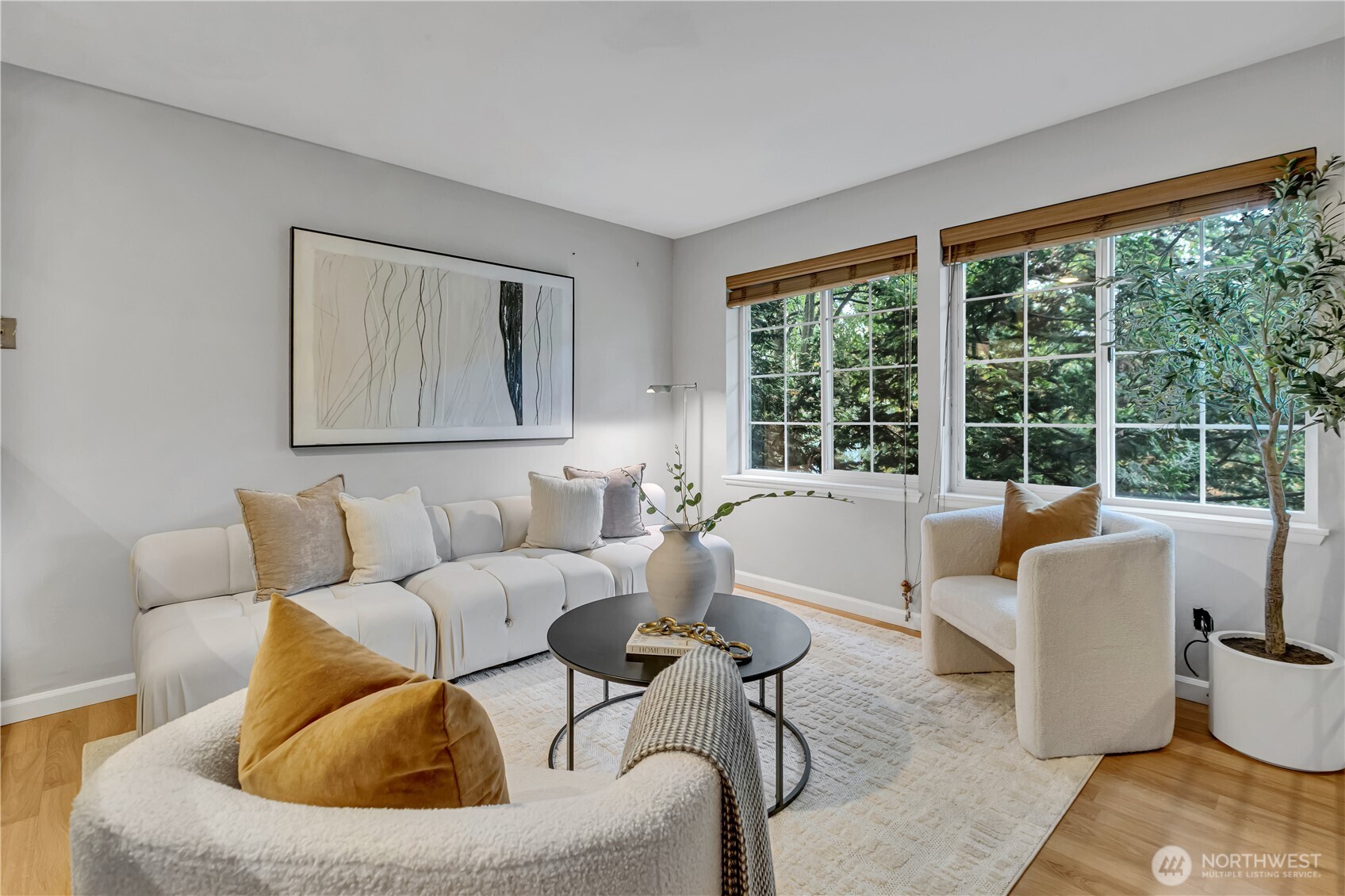 952 North 35th Street, Unit 102 Seattle, WA 98103 - Photo 1 of 32 Gallery Image 1