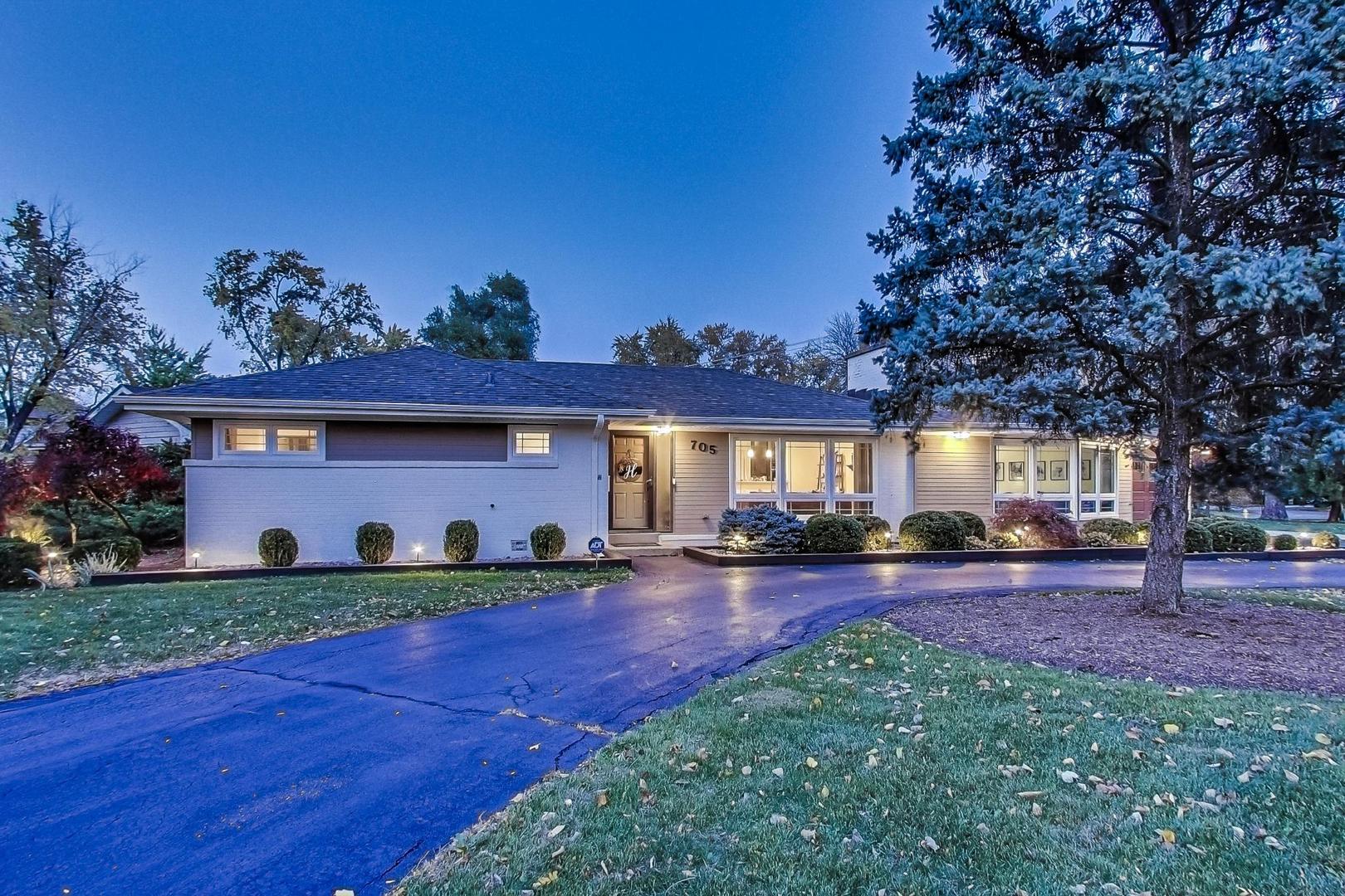 705 North County Line Road Hinsdale, IL 60521 - Photo 3 of 44