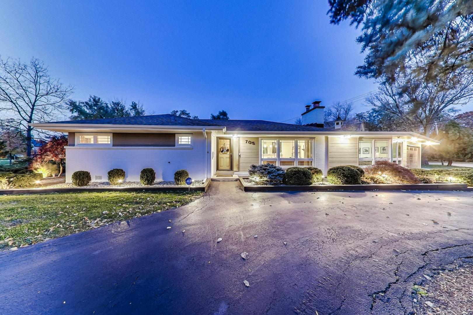 705 North County Line Road Hinsdale, IL 60521 - Photo 4 of 44