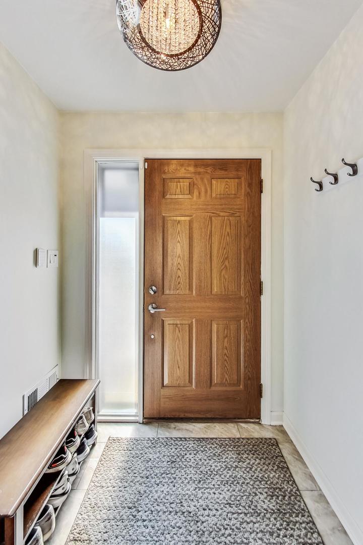 705 North County Line Road Hinsdale, IL 60521 - Photo 6 of 44