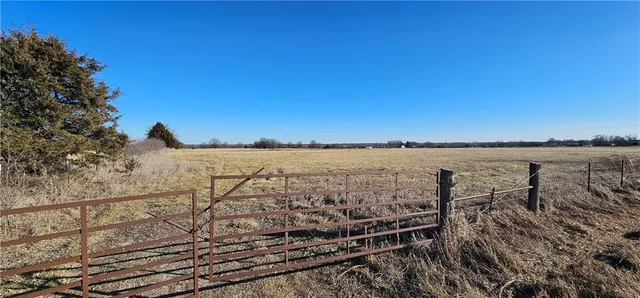 $308,000 | K-68 Highway, Paola, KS 66071