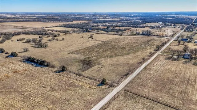 $308,000 | K-68 Highway, Paola, KS 66071