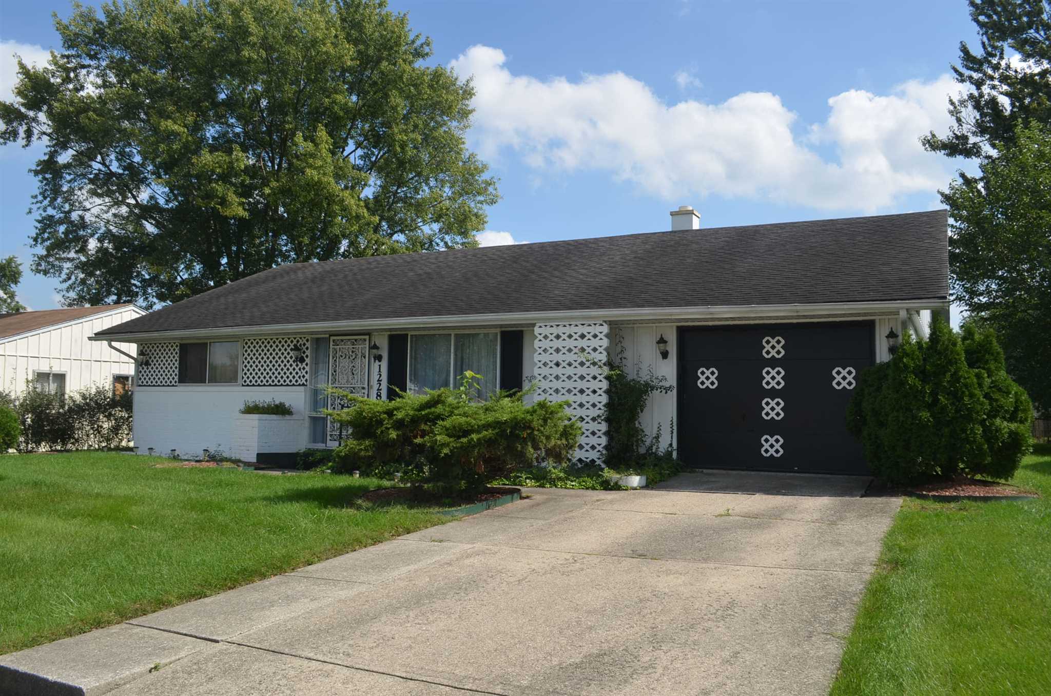 1228 Tulip Tree Road Fort Wayne, IN 46825 - Photo 2 of 18 Gallery Image 2