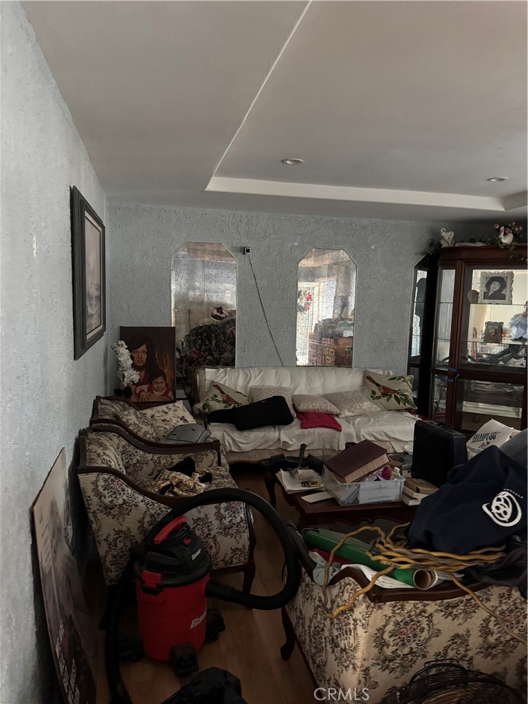 3631 La Costa Place Oxnard, CA 93033 - Photo 2 of 12 a living room with furniture and a table