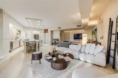 $1,950,000 | 2001 Meridian Avenue, Unit 307, Miami Beach, FL 33139