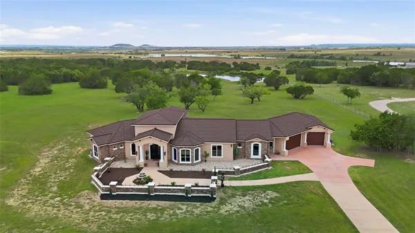 $1,199,000 | 158 Private Road 2656, Walnut Springs, TX 76690