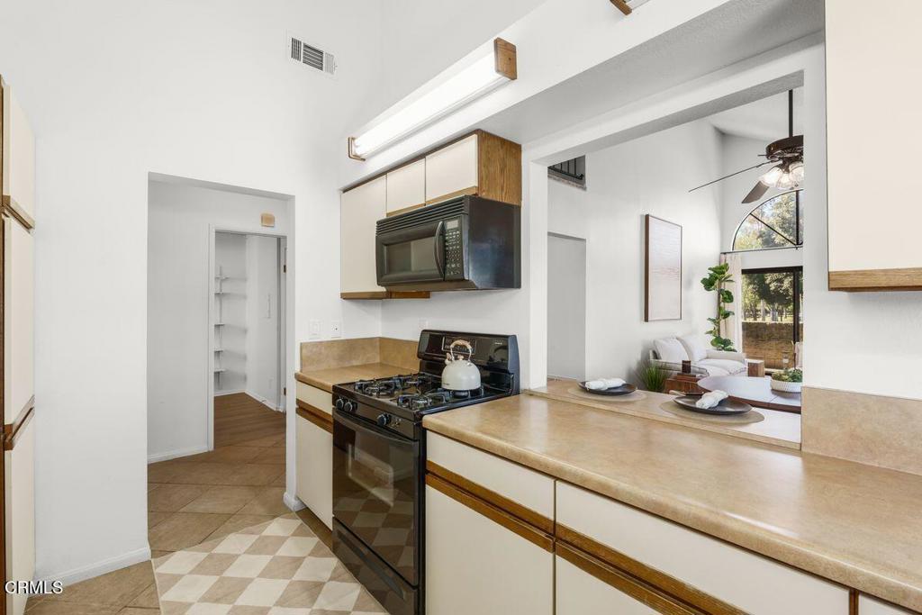 9540 Telegraph Road, Unit 16 Ventura, CA 93004 - Photo 43 of 72 kitchen