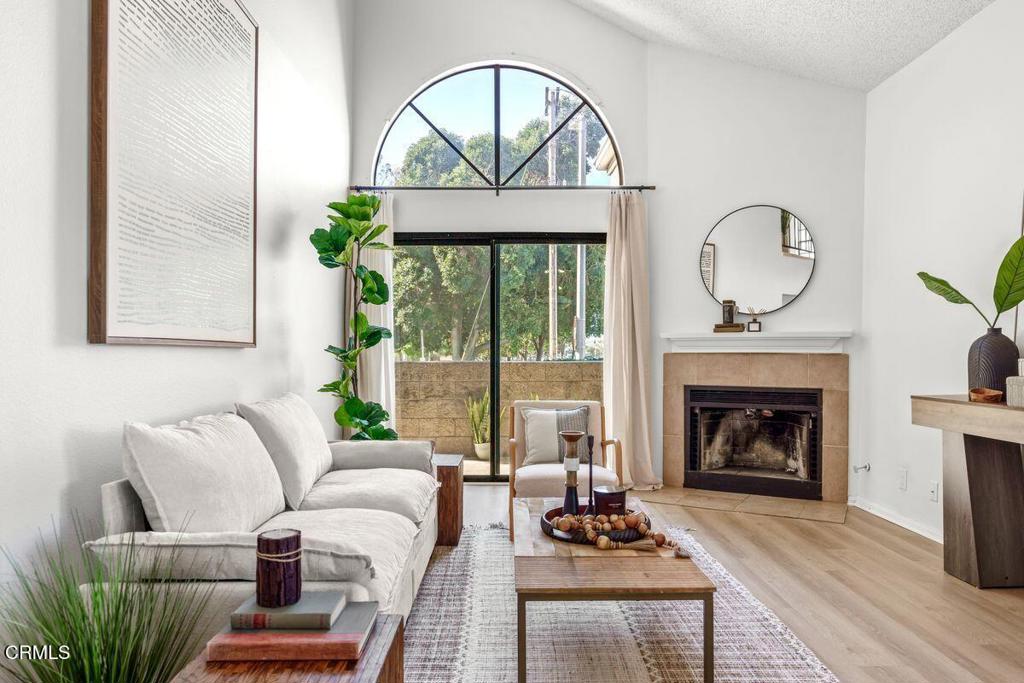 9540 Telegraph Road, Unit 16 Ventura, CA 93004 - Photo 6 of 72 Living