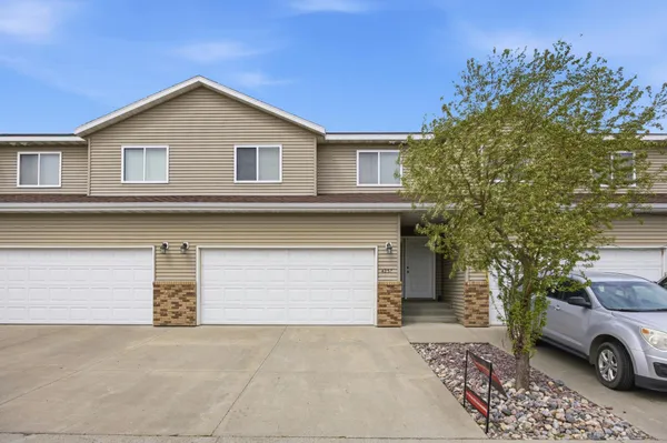 $259,900 | 4257 Estate Drive South, Fargo, ND 58104