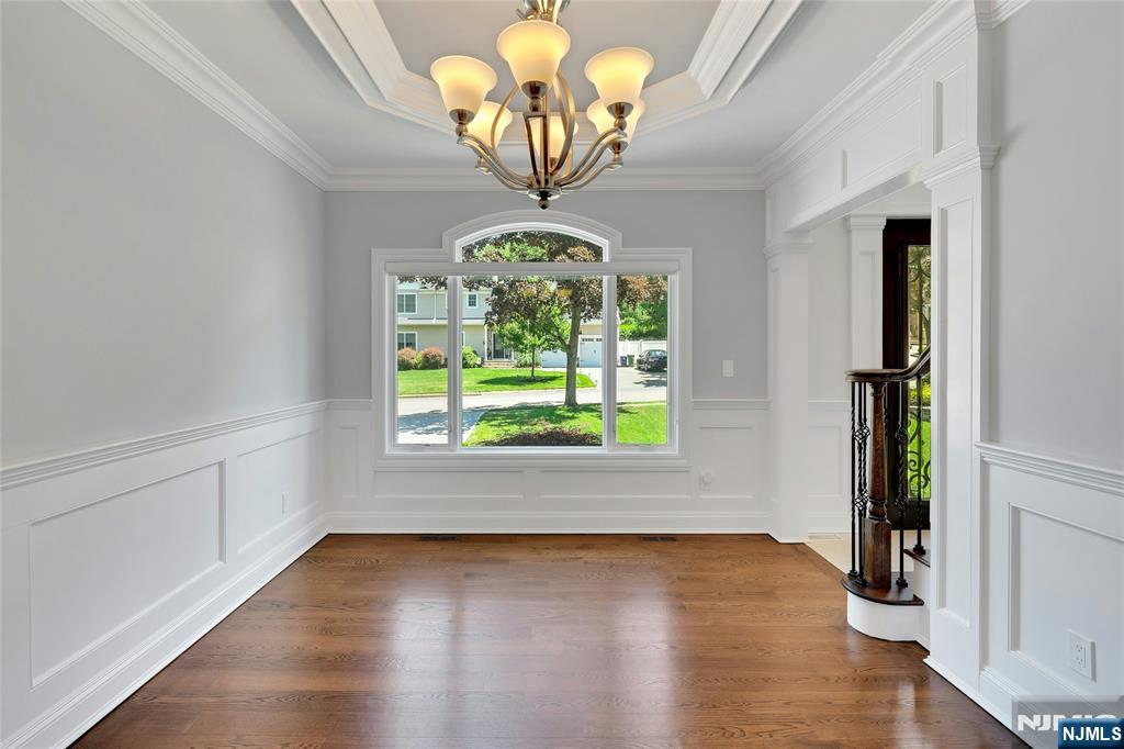 697 Terrace Drive Paramus, NJ 07652 - Photo 6 of 30