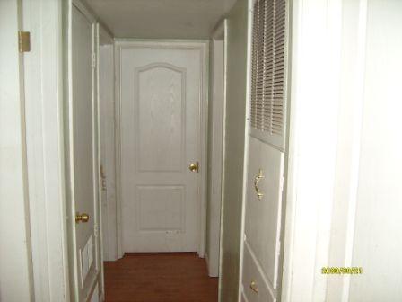 7 West Harwell Rd., Unit Q Phoenix, AZ 85041 - Photo 11 of 16 Hallway