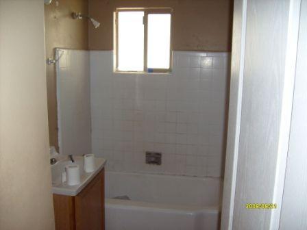 7 West Harwell Rd., Unit Q Phoenix, AZ 85041 - Photo 12 of 16 Bathroom