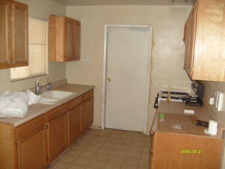 7 West Harwell Rd., Unit Q Phoenix, AZ 85041 - Photo 7 of 16 Kitchen