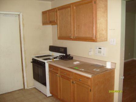 7 West Harwell Rd., Unit Q Phoenix, AZ 85041 - Photo 8 of 16 Kitchen