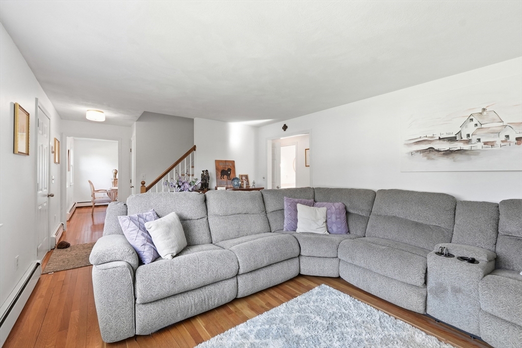 15 Briarwood Road Rutland, MA 01543 - Photo 5 of 37 Gallery Image 5