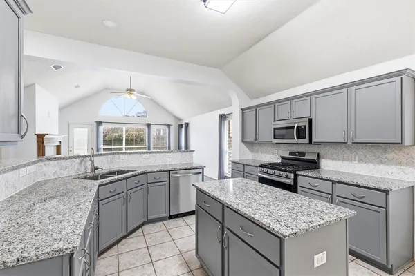 $2,350 | 6803 Woodcrest Lane, Sachse, TX 75048