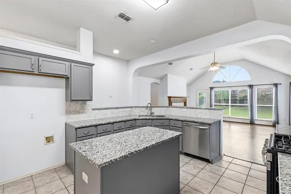 $2,350 | 6803 Woodcrest Lane, Sachse, TX 75048