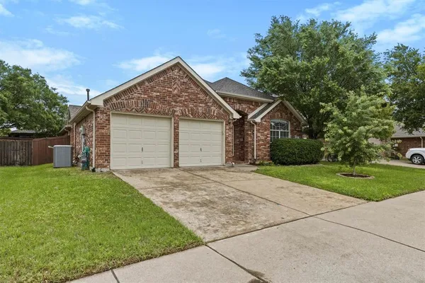 $2,350 | 6803 Woodcrest Lane, Sachse, TX 75048