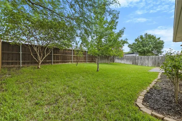 $2,350 | 6803 Woodcrest Lane, Sachse, TX 75048