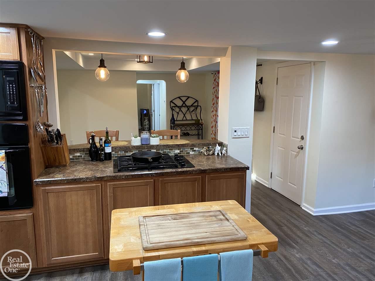 2911 Beach Road Port Huron, MI 48060 - Photo 26 of 32 50021744-25.JPG