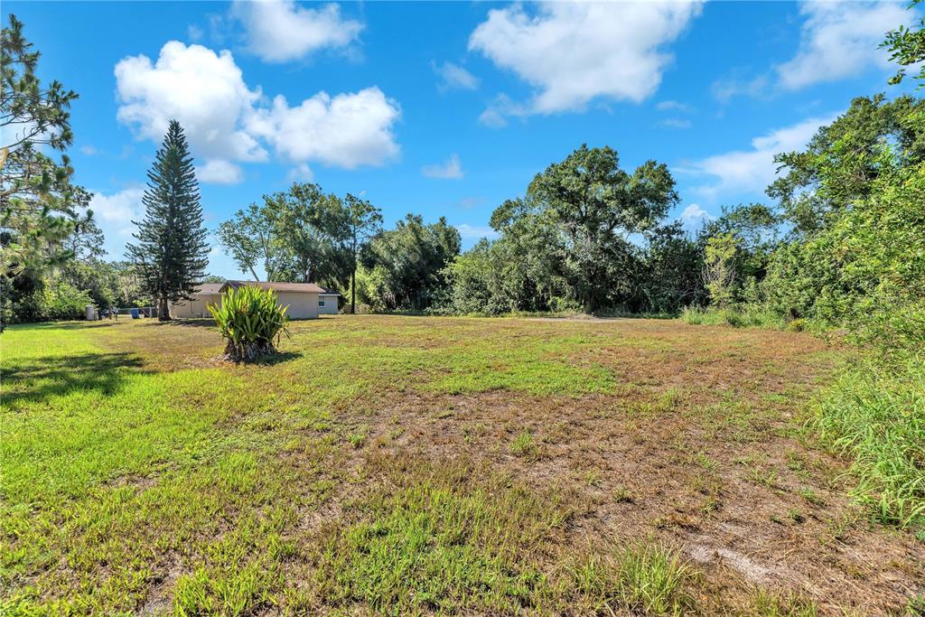 1815 30th Street Southeast Ruskin, FL 33570 - Photo 8 of 31