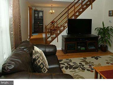 8446 Chippewa Road Philadelphia, PA 19128 - Photo 4 of 25