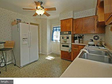 8446 Chippewa Road Philadelphia, PA 19128 - Photo 7 of 25