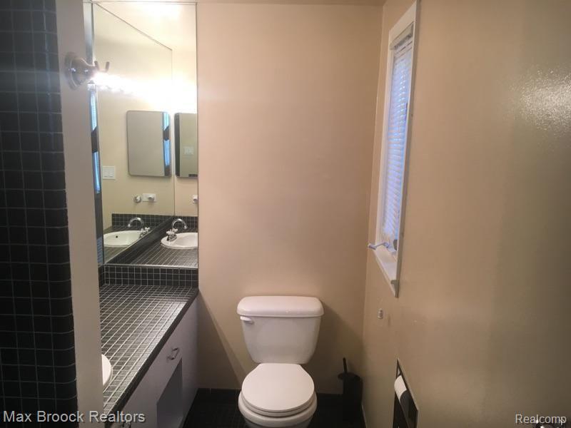 1756 Graefield Road Birmingham, MI 48009 - Photo 18 of 29