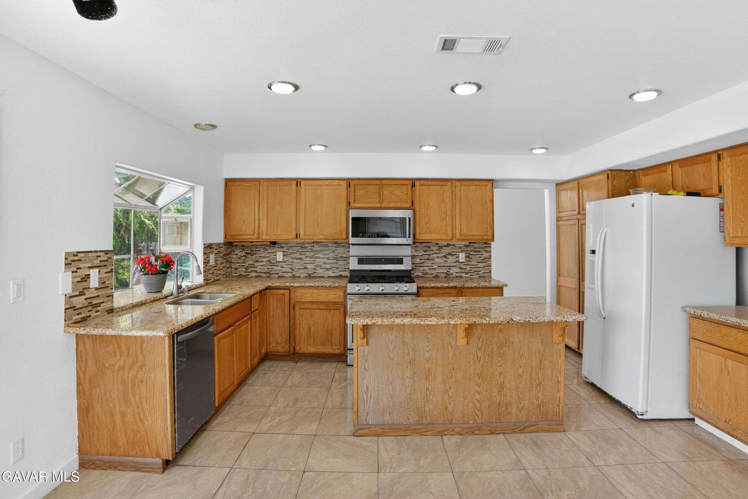 37833 Tackstem Street Palmdale, CA 93552 - Photo 11 of 39 DSC_2688