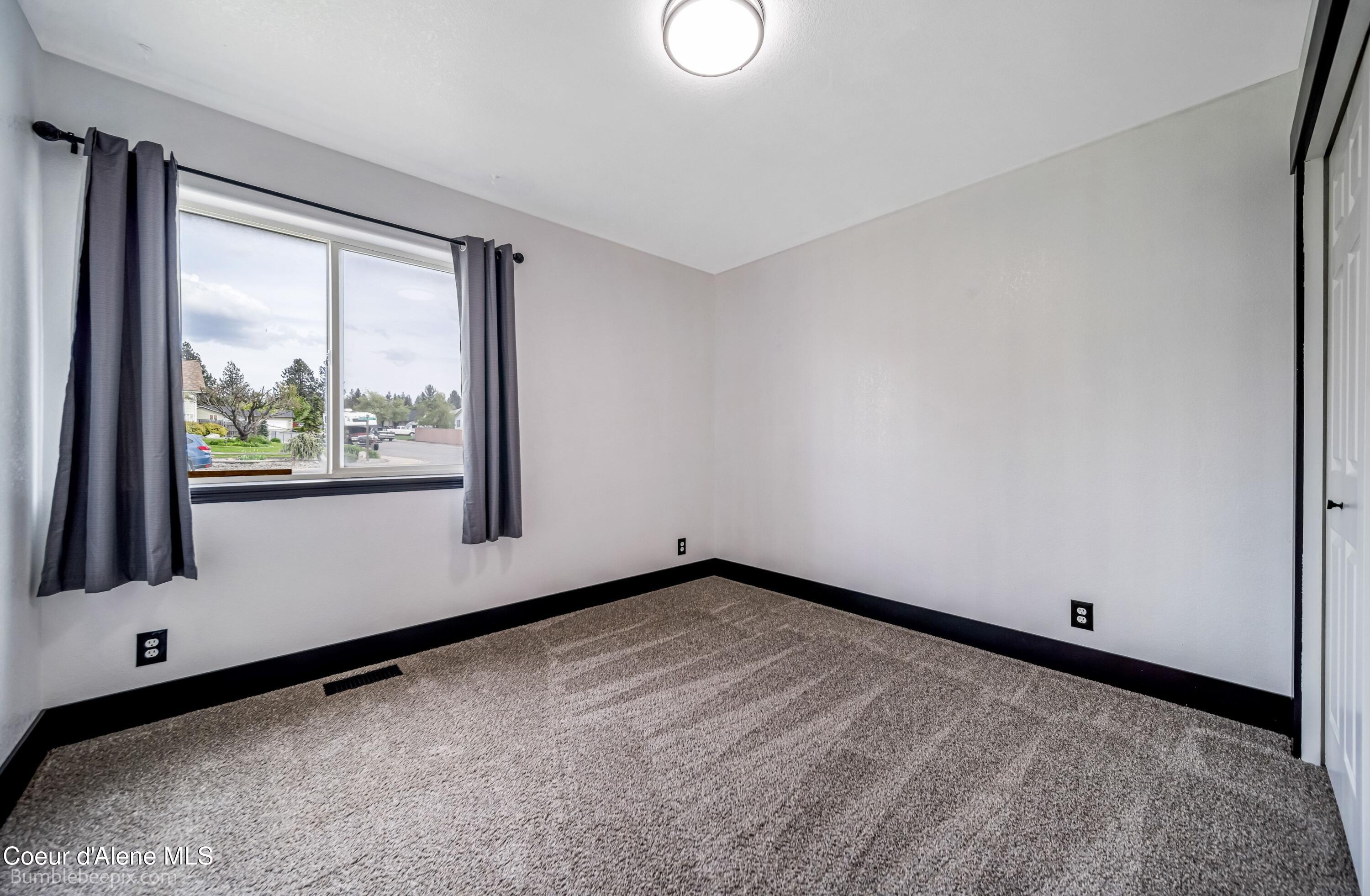 2615 North Rawhide Ridge Road Post Falls, ID 83854 - Photo 17 of 35 Bedroom