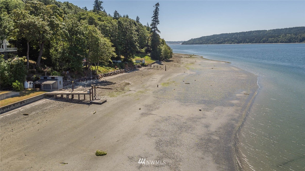 26905 Hake Road Southwest Vashon, WA 98070 - Photo 4 of 24 Gallery Image 4