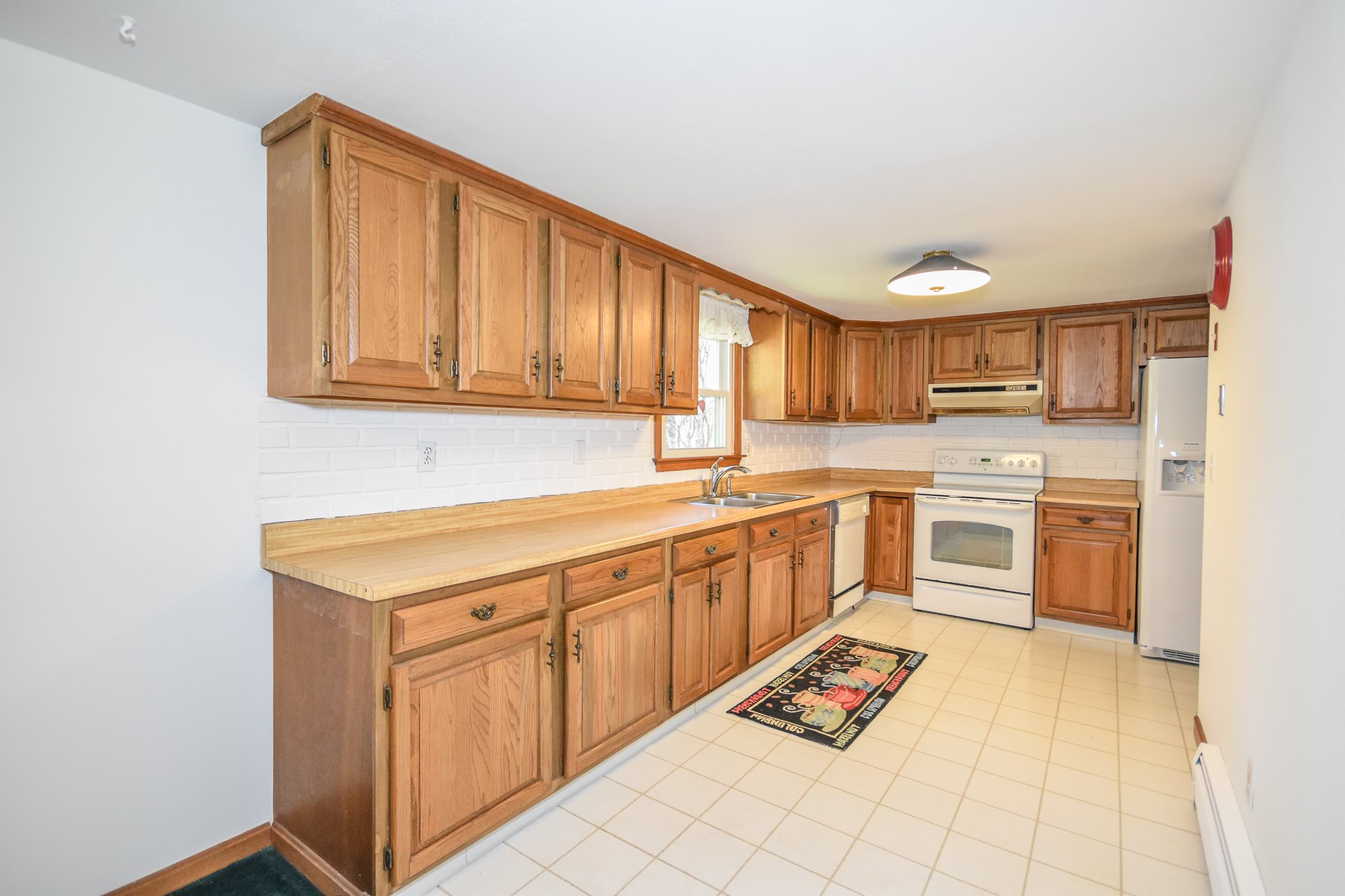 137 Old Rochester Road Somersworth, NH 03878 - Photo 8 of 32