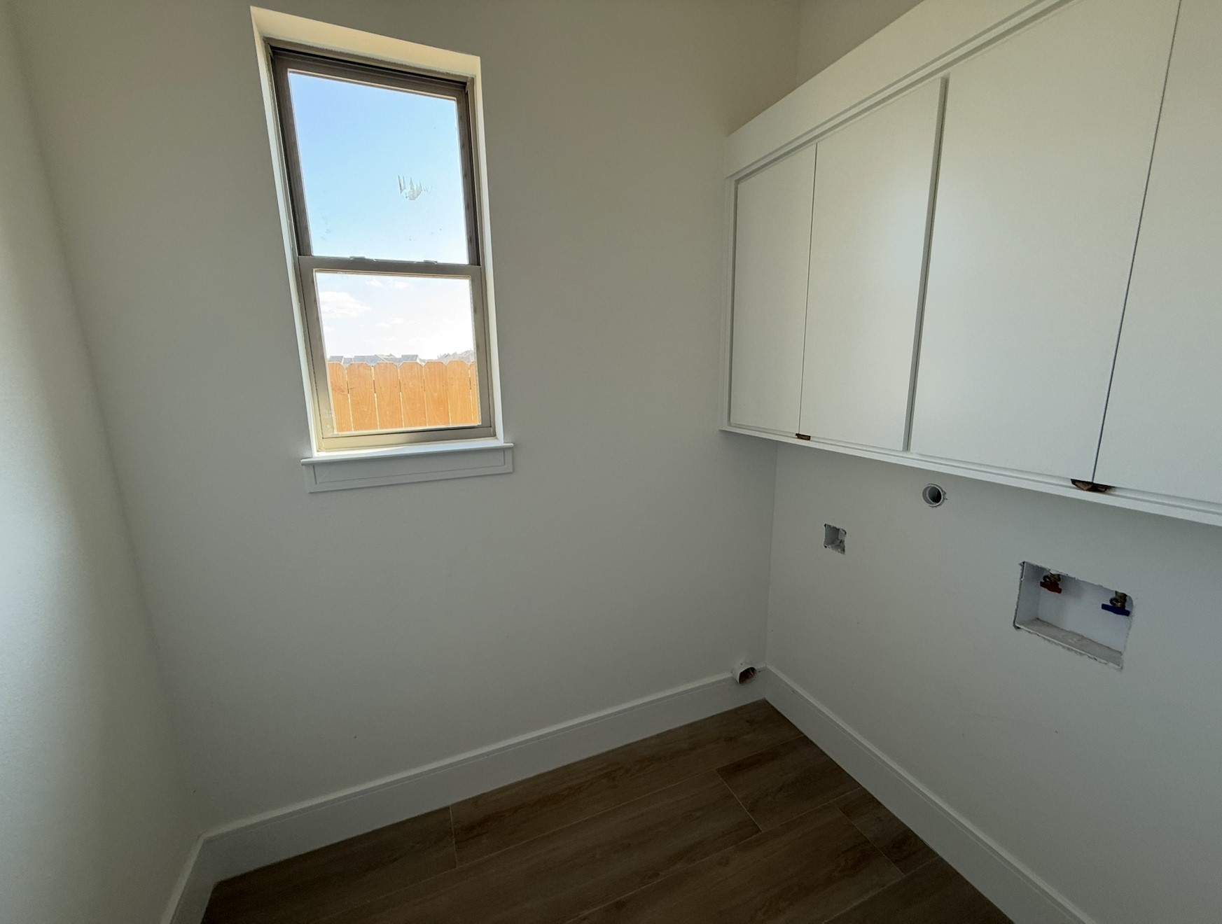 3541 Lily Lane Beaumont, TX 77713 - Photo 7 of 12 an empty room with closet