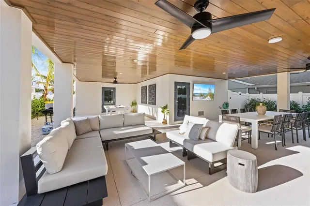 $4,475,000 | 150 Grant Drive, Sarasota, FL 34236