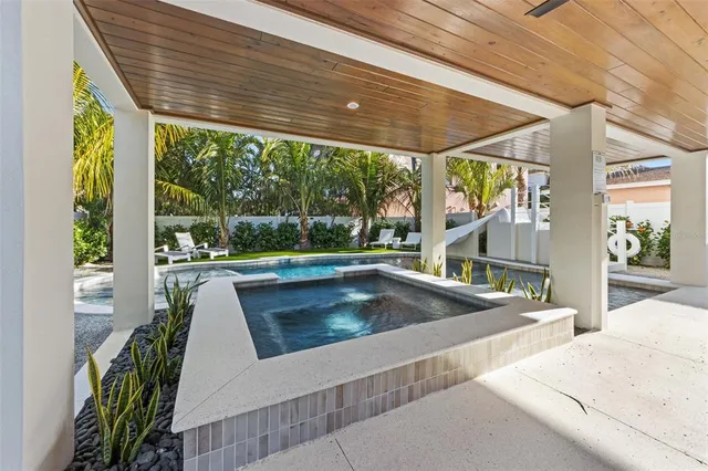 $4,475,000 | 150 Grant Drive, Sarasota, FL 34236