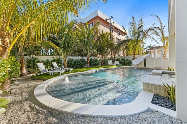 $4,475,000 | 150 Grant Drive, Sarasota, FL 34236
