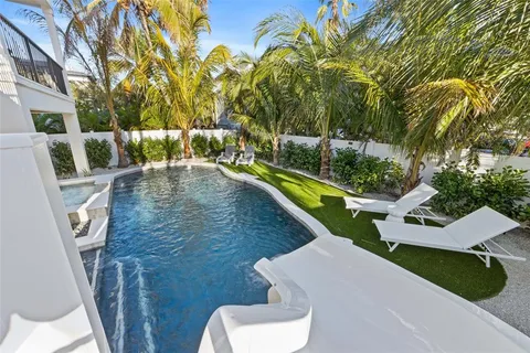 $4,475,000 | 150 Grant Drive, Sarasota, FL 34236