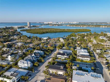 $4,475,000 | 150 Grant Drive, Sarasota, FL 34236