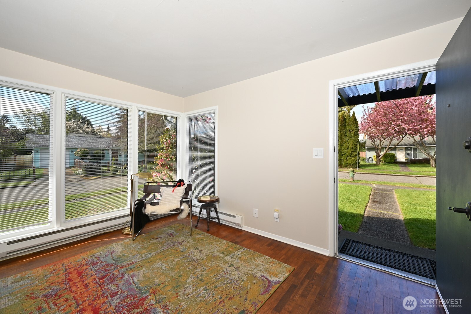 9328 31st Avenue Southwest Seattle, WA 98126 - Photo 5 of 31