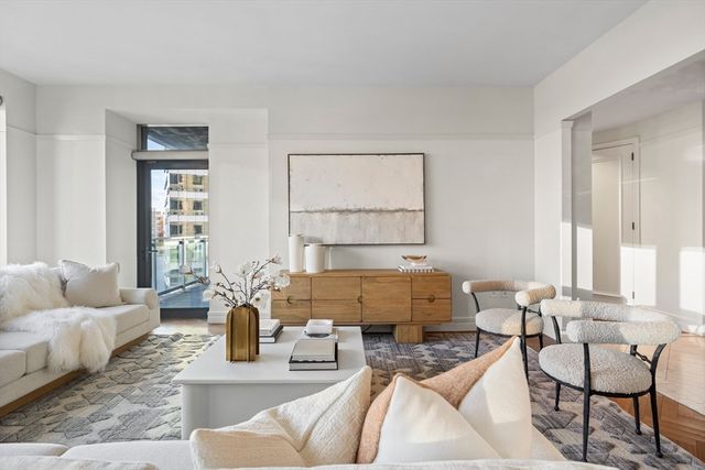 $1,570,000 | 1 Avery Street, Unit 19C, Boston, MA 02111
