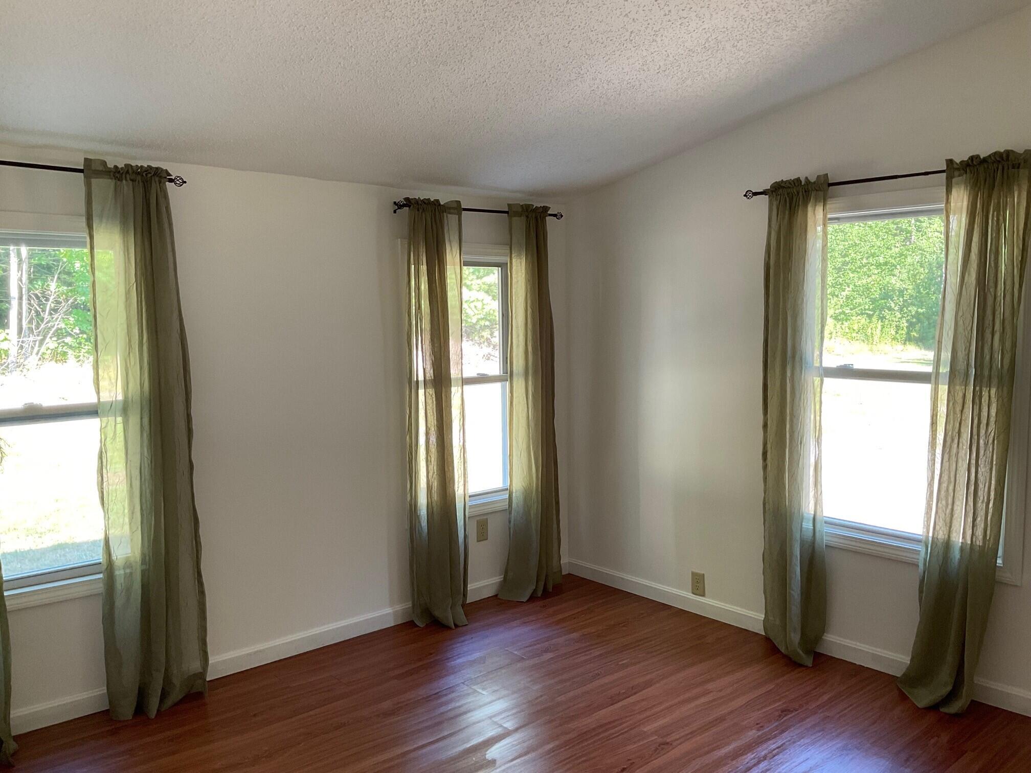 689 Gardiner Road Wiscasset, ME 04578 - Photo 13 of 20 26