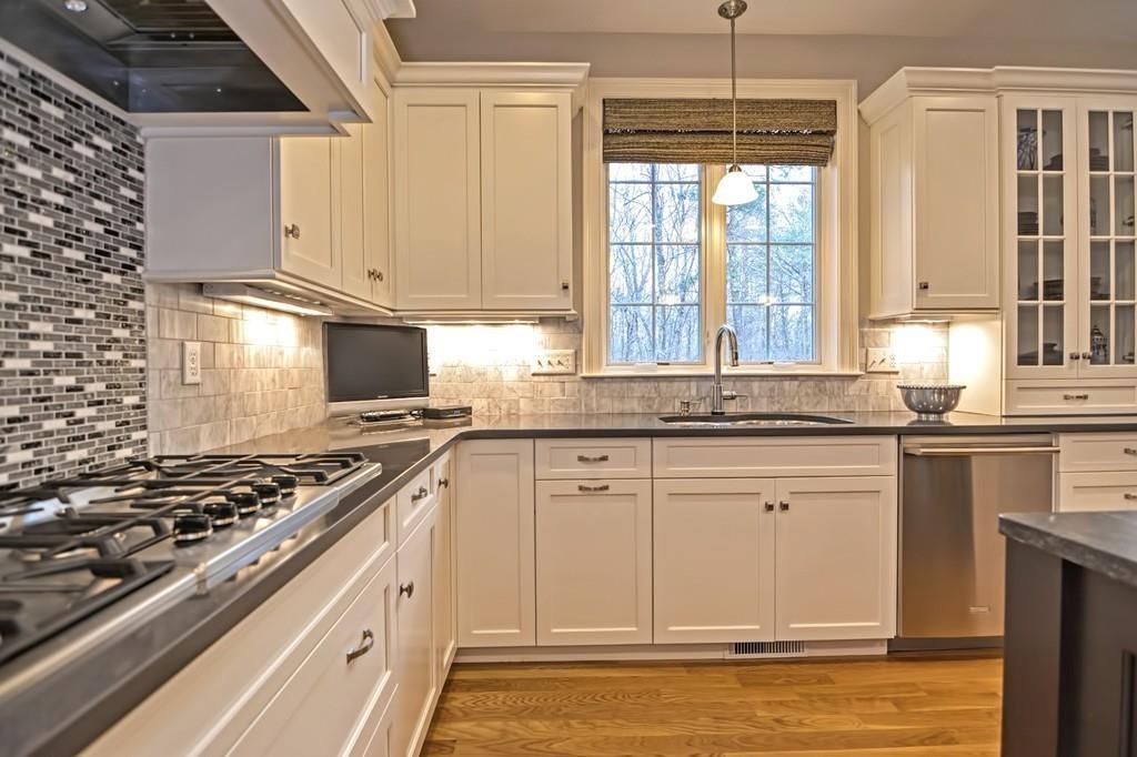 24 Erik Road Medfield, MA 02052 - Photo 14 of 40 Gallery Image 14