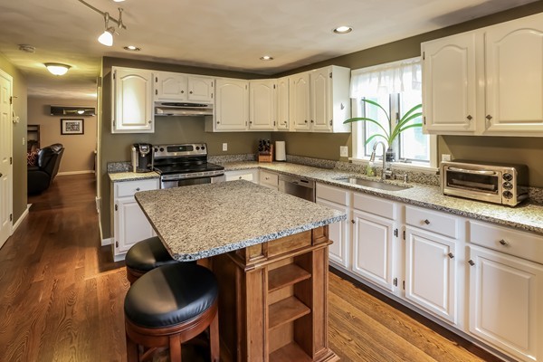 61 Needham Road Danvers, MA 01923 - Photo 8 of 30 Gallery Image 8