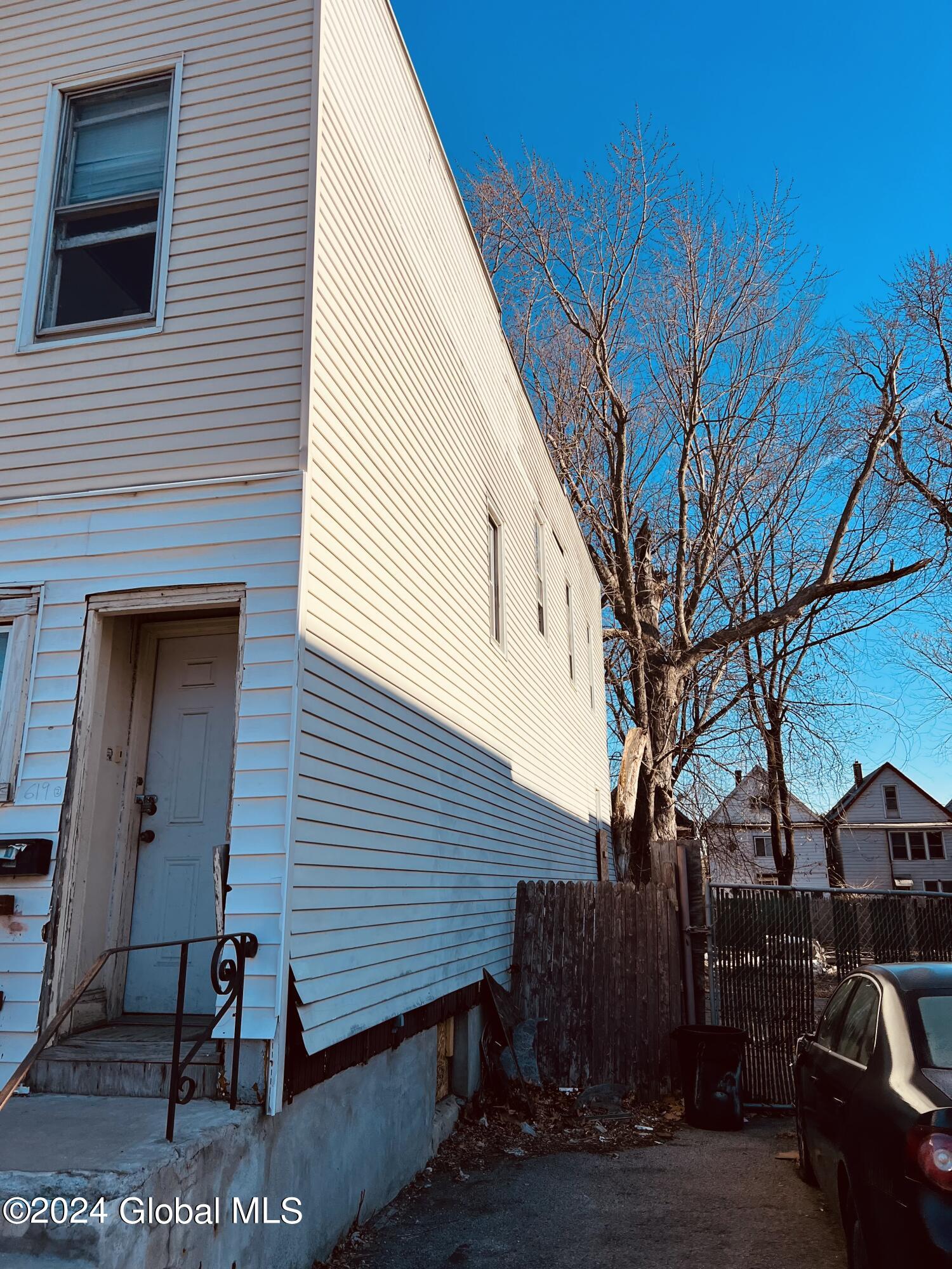 619 3rd Street Albany, NY 12206 - Photo 3 of 18 IMG_8891